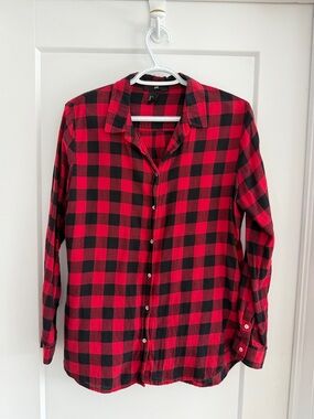 H&M Men’s Red and Black Buffalo Plaid Button-Down Shirt